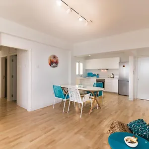 https://limanaki-beach-aparment.larnacahotels.org